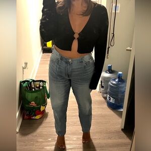 Pleated high-rise mom jean